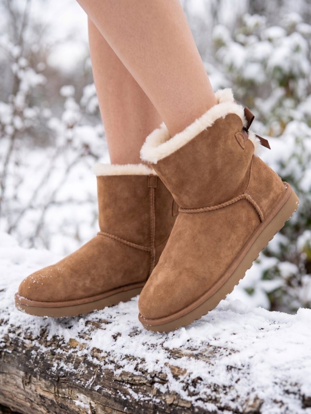 Ugg Bailey Bow mini chestnut short boots